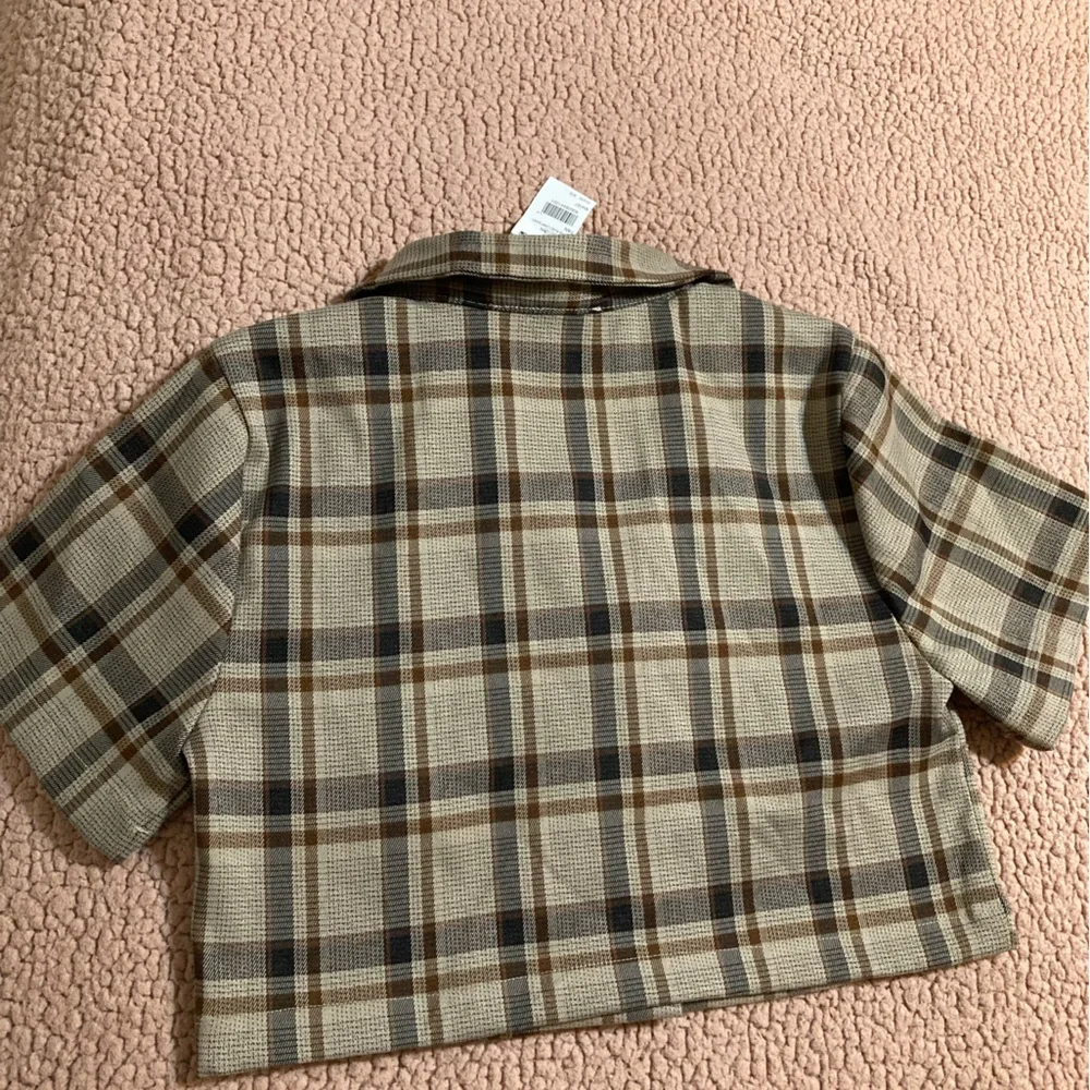 Button down Top - Picture 2 of 3